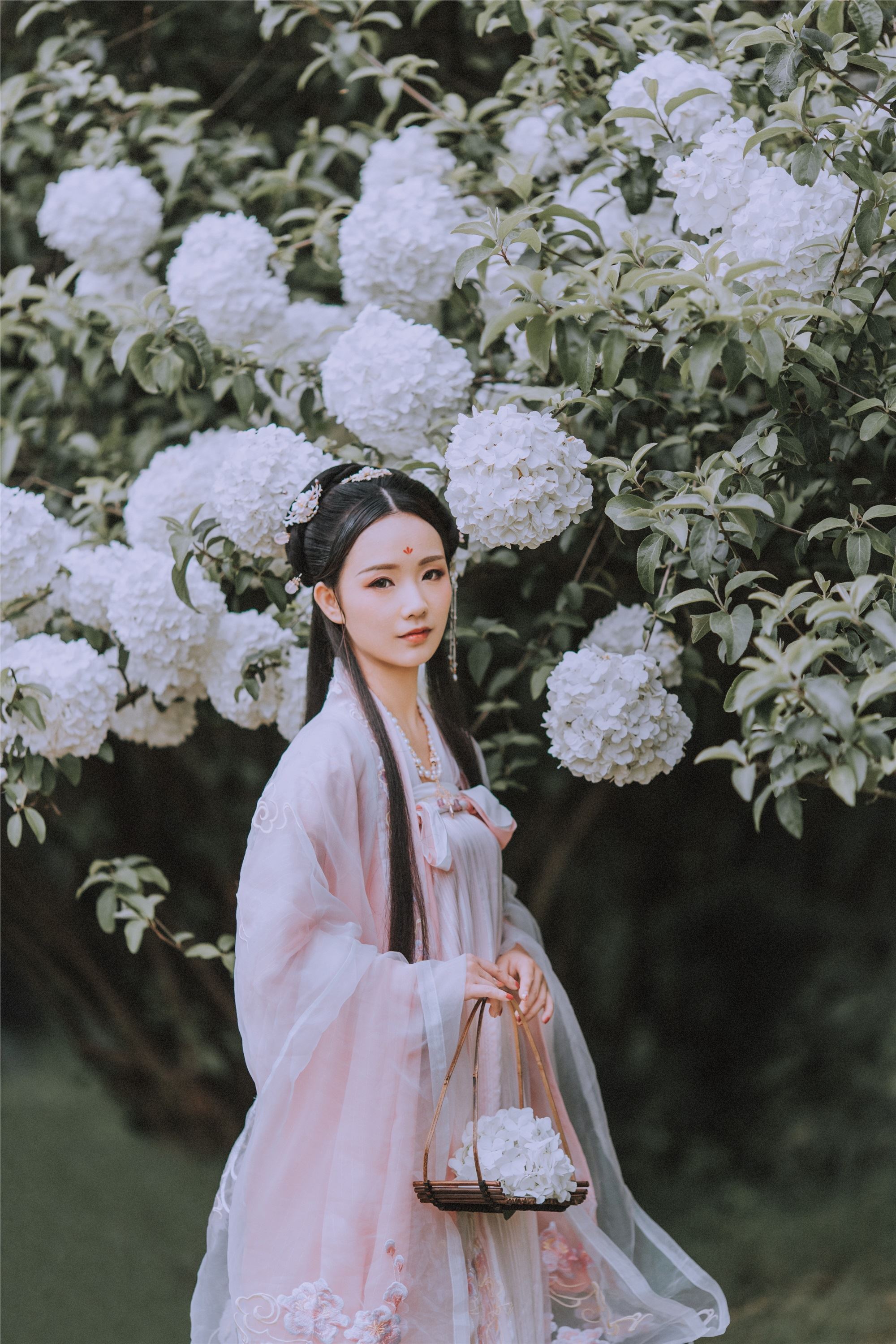 YITUYU艺图语 2021.09.02 满袖春 Seven